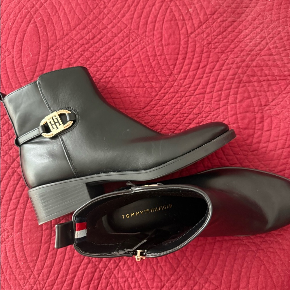 Tommy Hilfiger Black Ankle Booties, Size 9